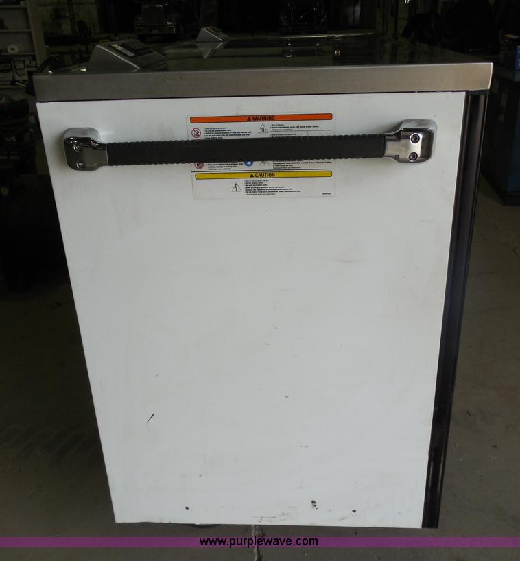 image for item I1437 Snap On Limited Edition toolbox and tools