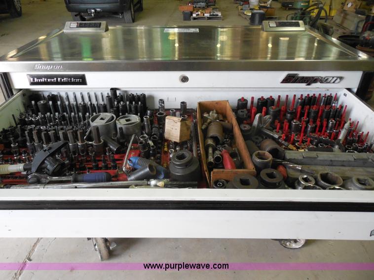 image for item I1437 Snap On Limited Edition toolbox and tools