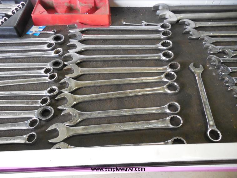 image for item I1437 Snap On Limited Edition toolbox and tools