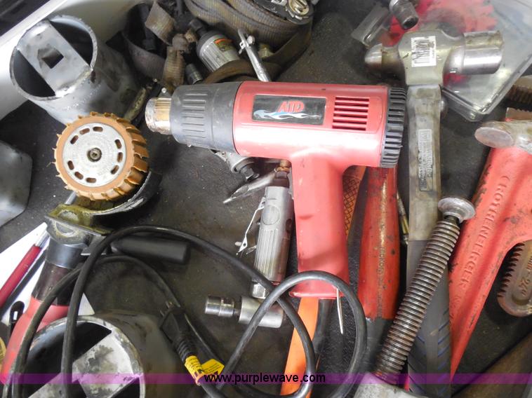 image for item I1437 Snap On Limited Edition toolbox and tools