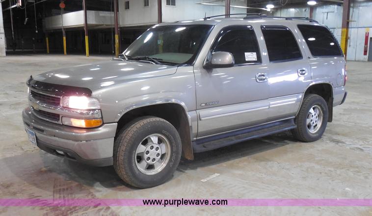 image for item I1484 2002 Chevrolet Tahoe SUV