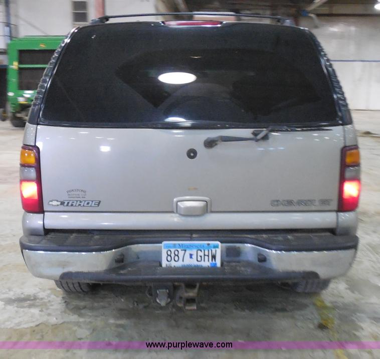 image for item I1484 2002 Chevrolet Tahoe SUV