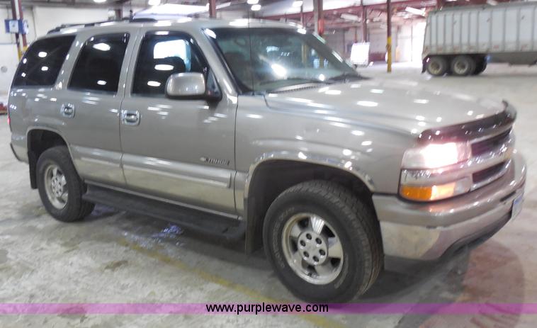 image for item I1484 2002 Chevrolet Tahoe SUV