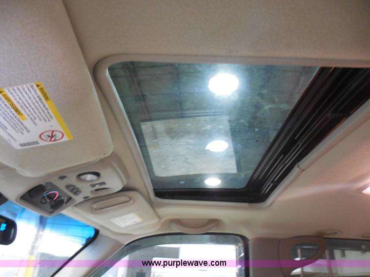 image for item I1484 2002 Chevrolet Tahoe SUV