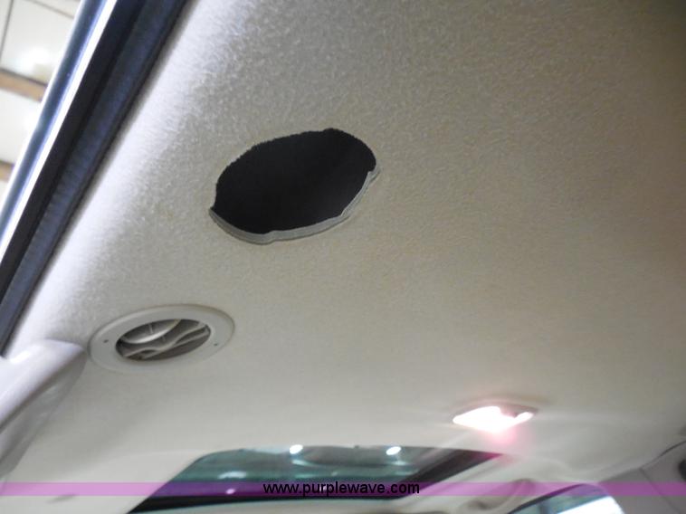 image for item I1484 2002 Chevrolet Tahoe SUV