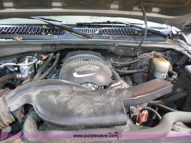 image for item I1484 2002 Chevrolet Tahoe SUV