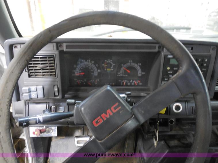 image for item I1490 1999 GMC C7500 service truck