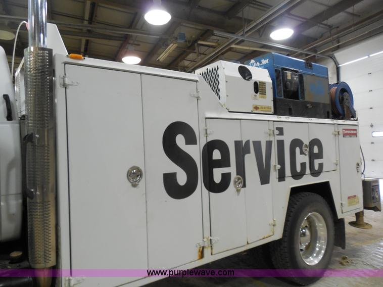 image for item I1490 1999 GMC C7500 service truck