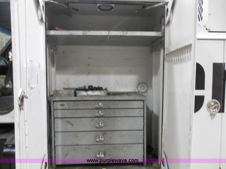 image for item I1490 1999 GMC C7500 service truck