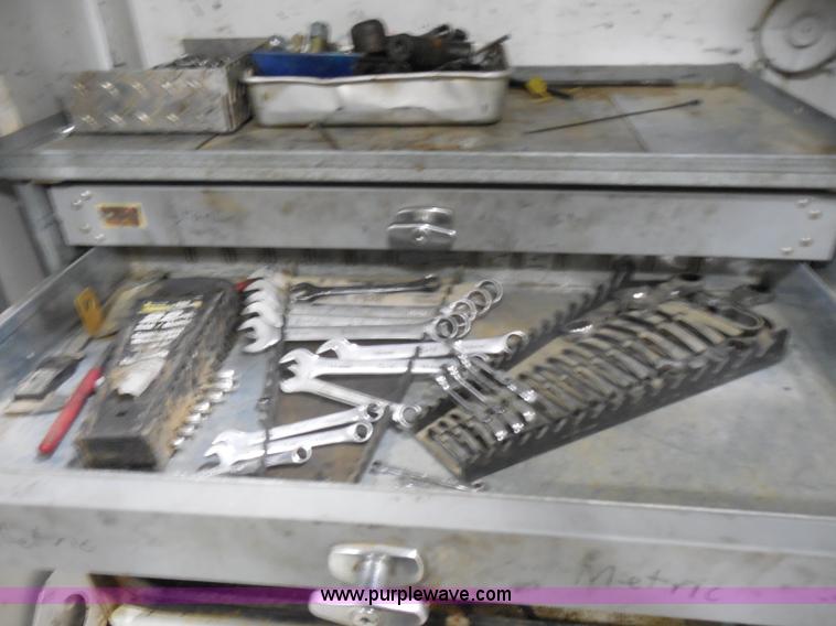 image for item I1490 1999 GMC C7500 service truck