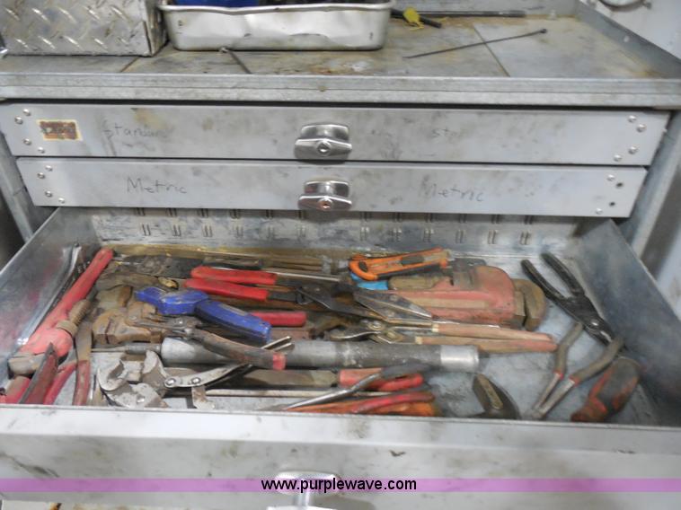 image for item I1490 1999 GMC C7500 service truck