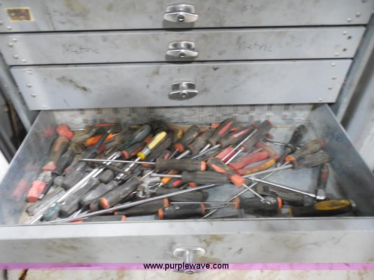 image for item I1490 1999 GMC C7500 service truck