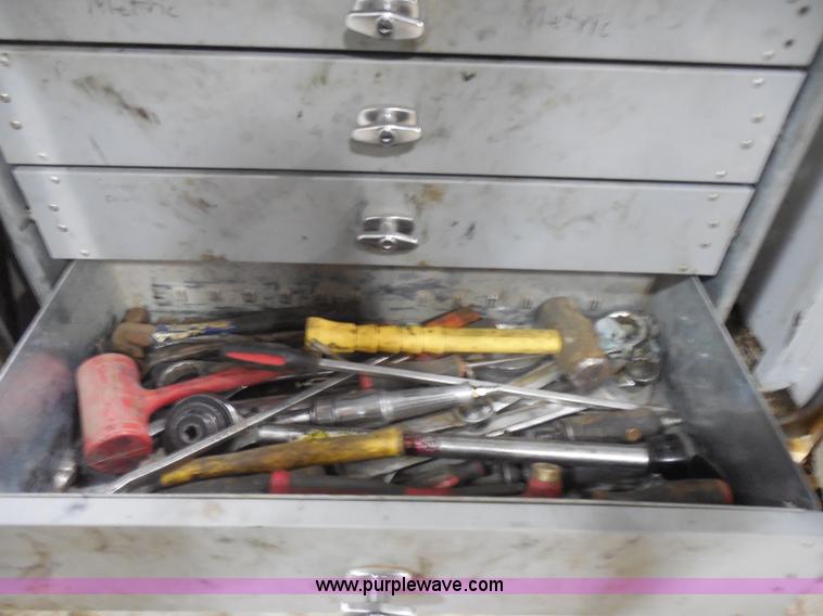 image for item I1490 1999 GMC C7500 service truck