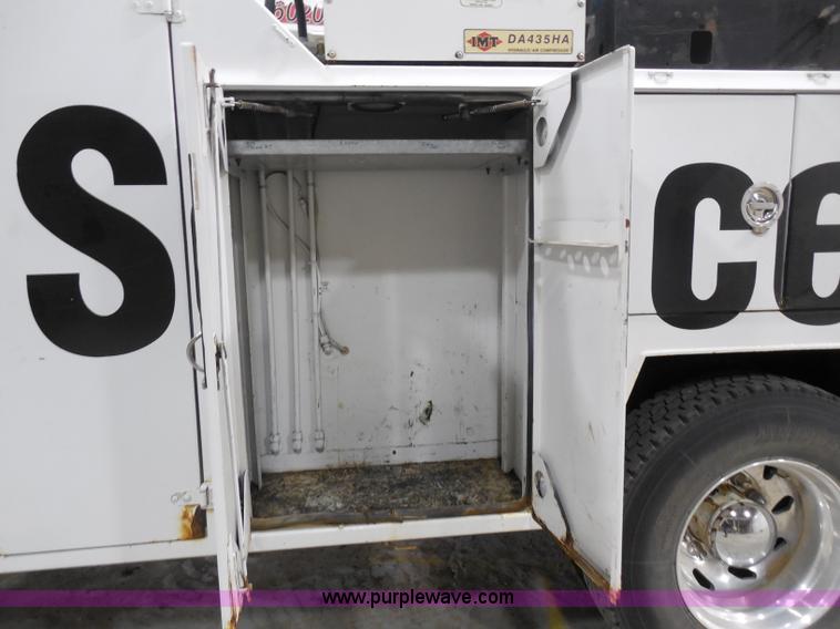 image for item I1490 1999 GMC C7500 service truck