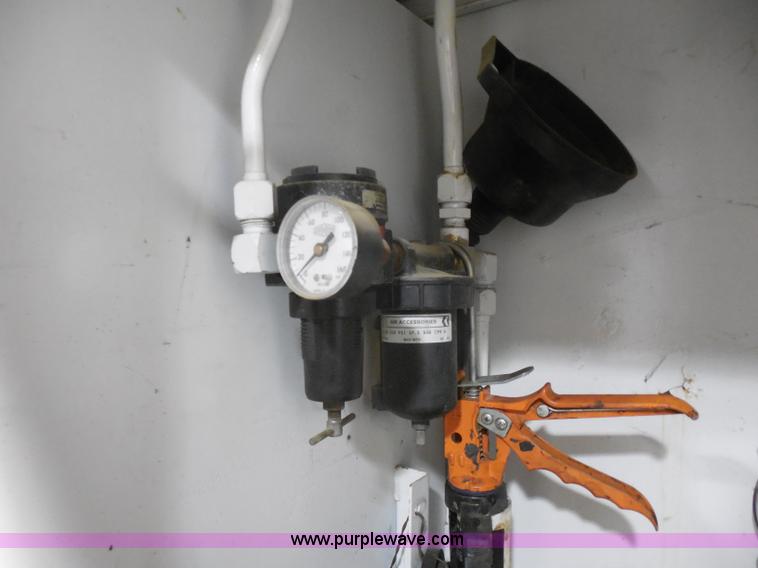 image for item I1490 1999 GMC C7500 service truck