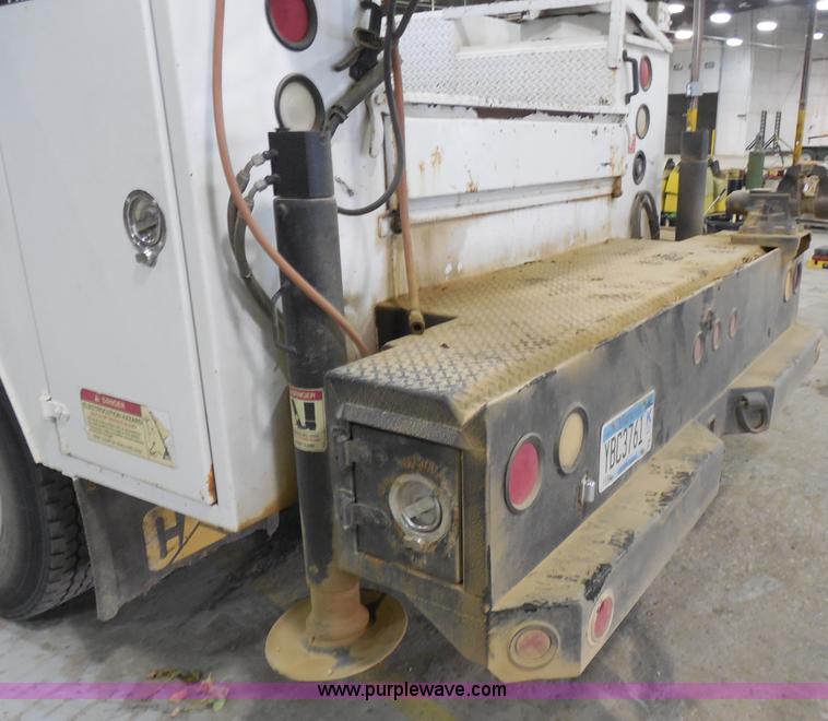 image for item I1490 1999 GMC C7500 service truck