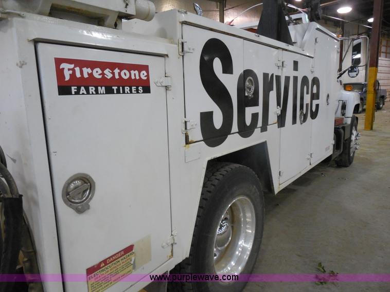 image for item I1490 1999 GMC C7500 service truck