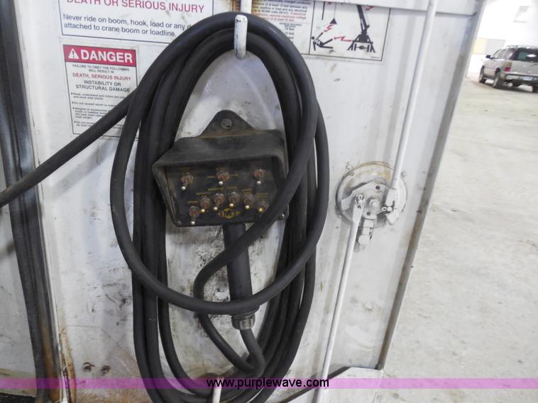 image for item I1490 1999 GMC C7500 service truck