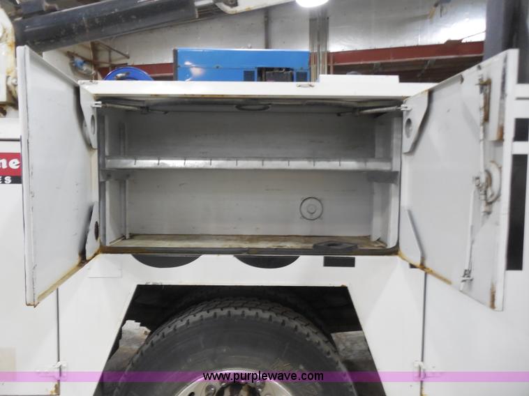 image for item I1490 1999 GMC C7500 service truck