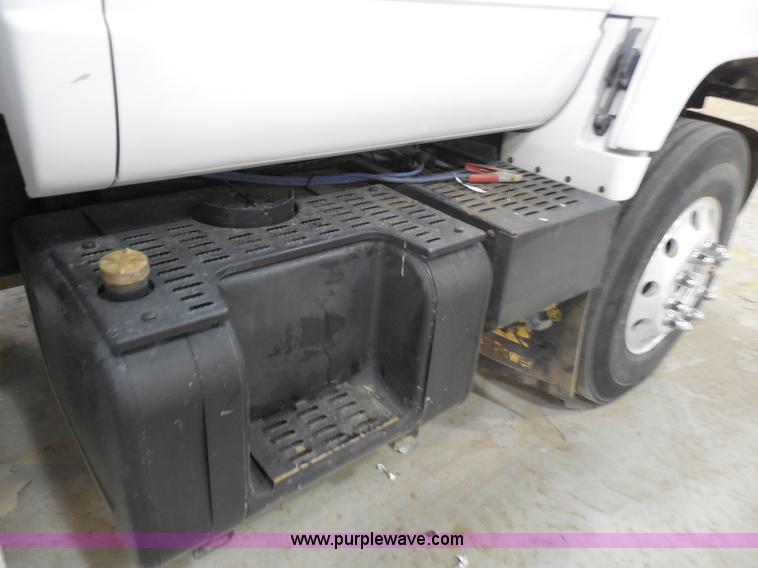 image for item I1490 1999 GMC C7500 service truck