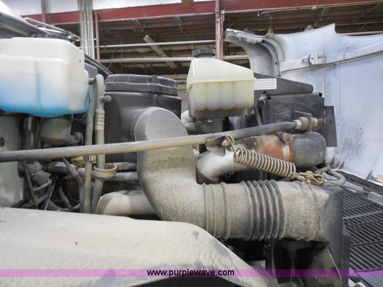 image for item I1490 1999 GMC C7500 service truck