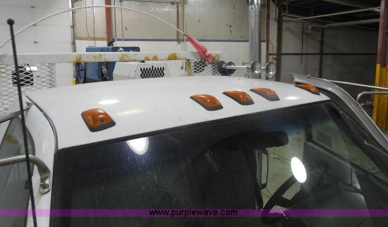 image for item I1490 1999 GMC C7500 service truck