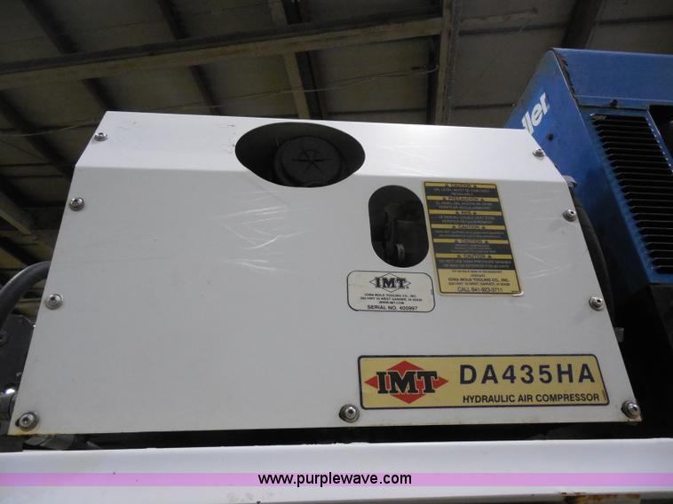 image for item I1490 1999 GMC C7500 service truck