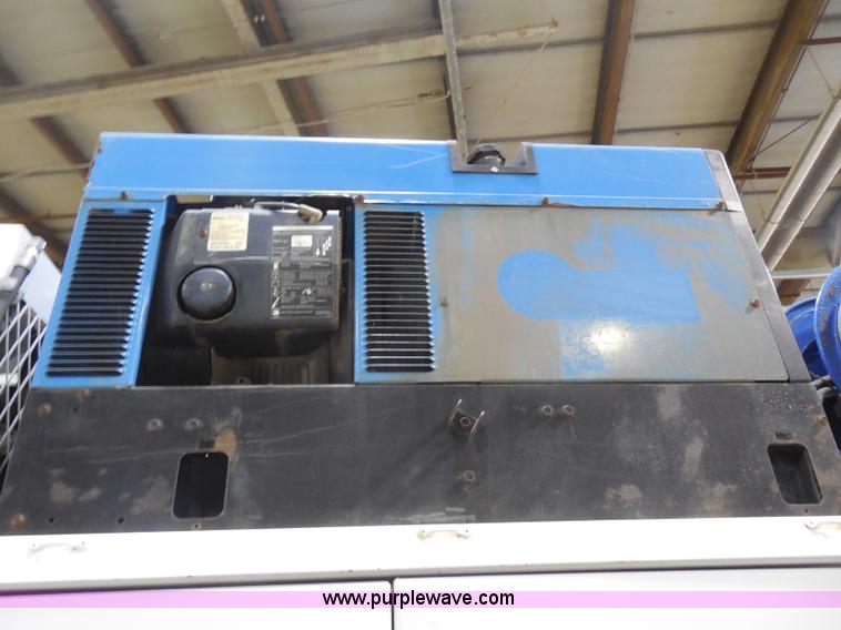 image for item I1490 1999 GMC C7500 service truck