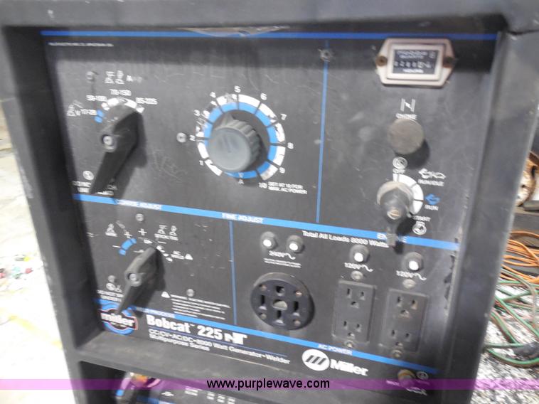 image for item I1490 1999 GMC C7500 service truck