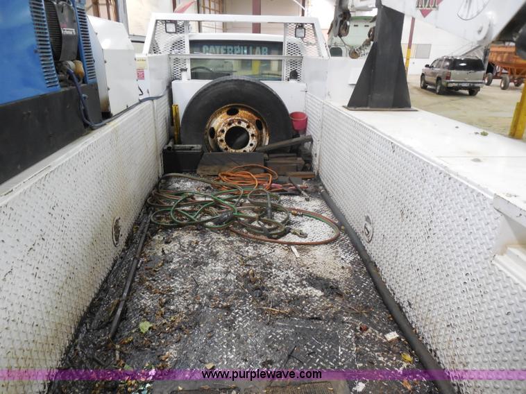 image for item I1490 1999 GMC C7500 service truck