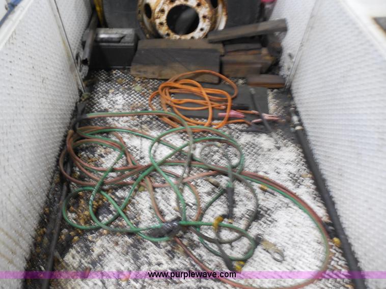 image for item I1490 1999 GMC C7500 service truck