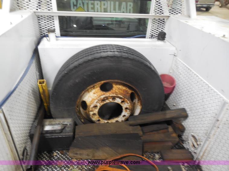 image for item I1490 1999 GMC C7500 service truck