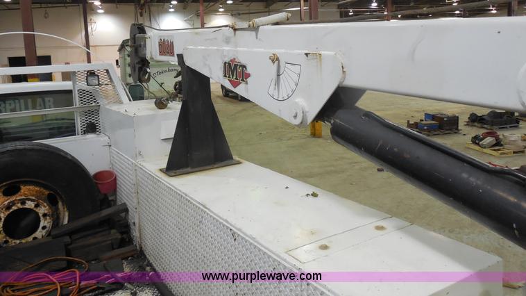 image for item I1490 1999 GMC C7500 service truck