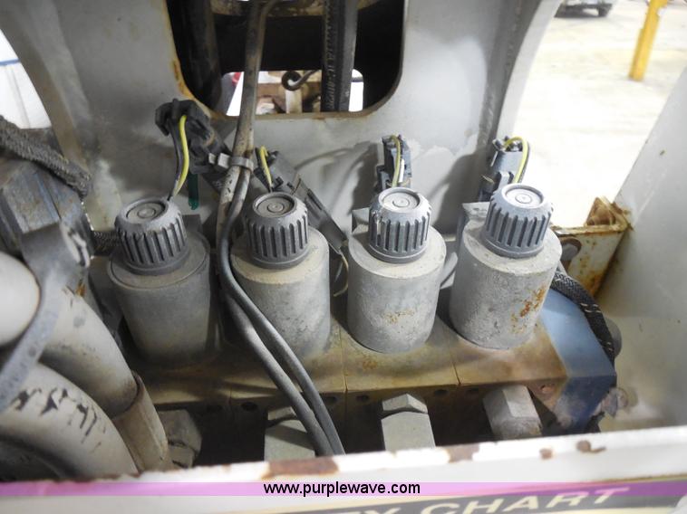 image for item I1490 1999 GMC C7500 service truck