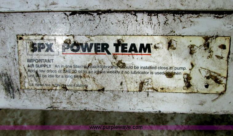 image for item I1490 1999 GMC C7500 service truck