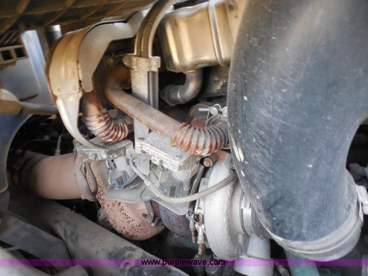 image for item I1497 2006 Volvo VNL semi truck