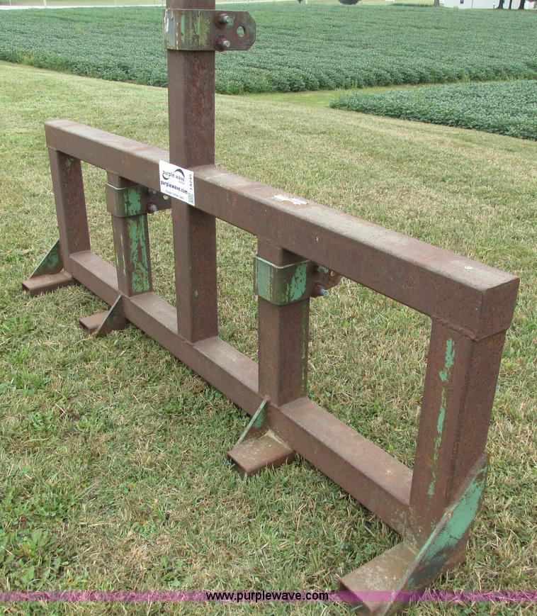 image for item I4245 Three point hay forks