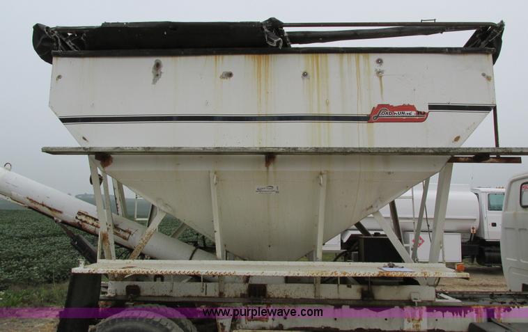 image for item I4248 Truck fertilizer tender box