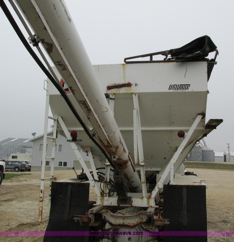 image for item I4248 Truck fertilizer tender box