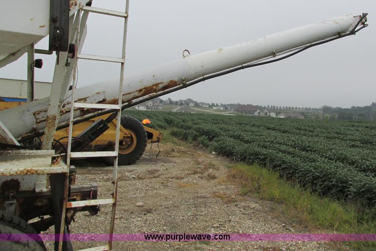 image for item I4248 Truck fertilizer tender box