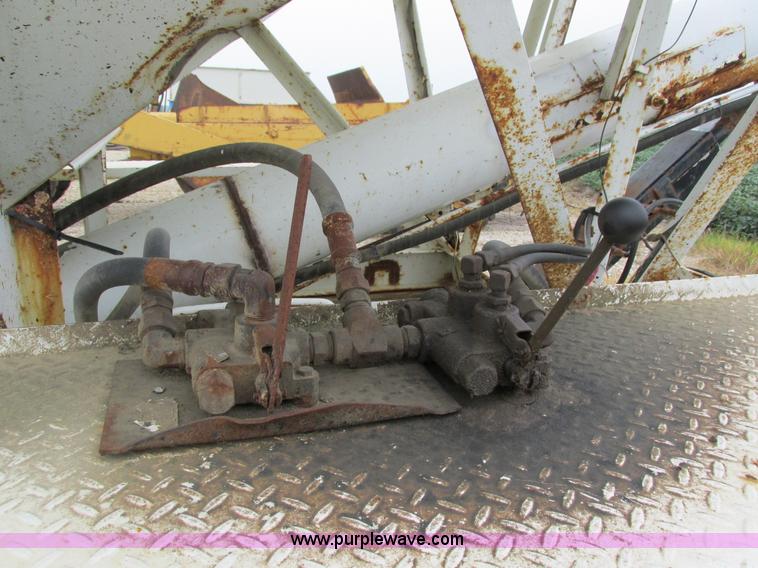 image for item I4248 Truck fertilizer tender box