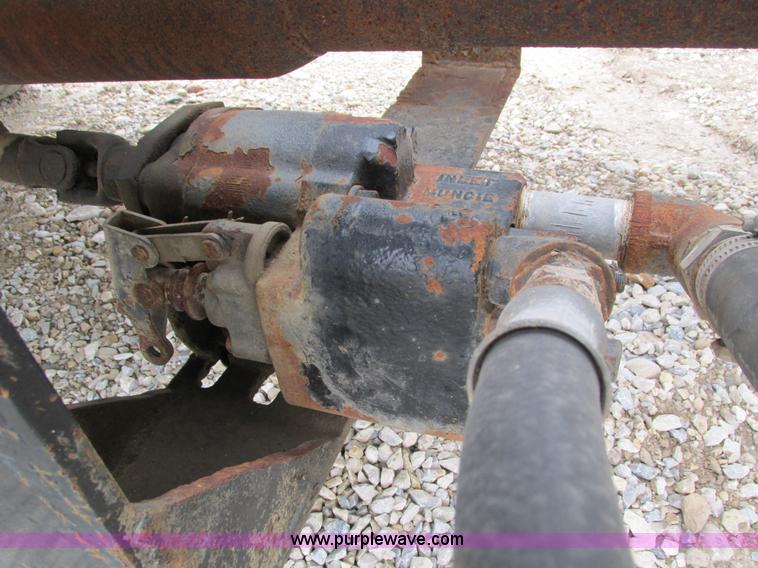 image for item I4248 Truck fertilizer tender box