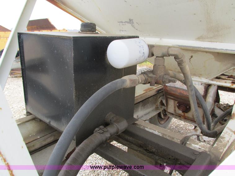 image for item I4248 Truck fertilizer tender box