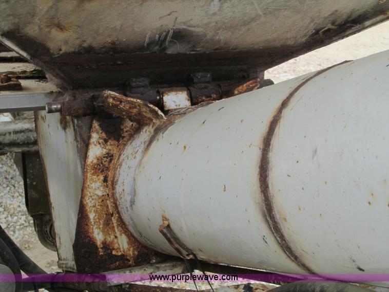 image for item I4248 Truck fertilizer tender box