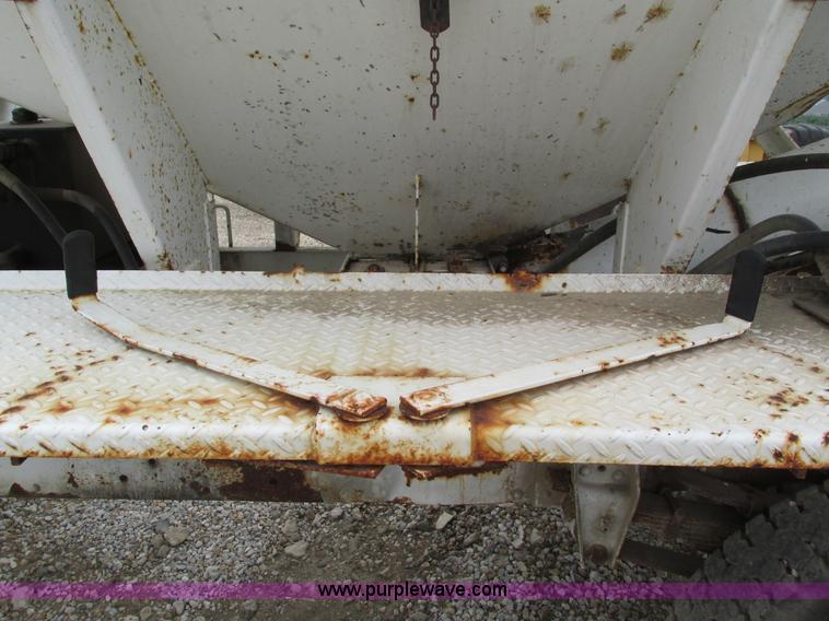 image for item I4248 Truck fertilizer tender box