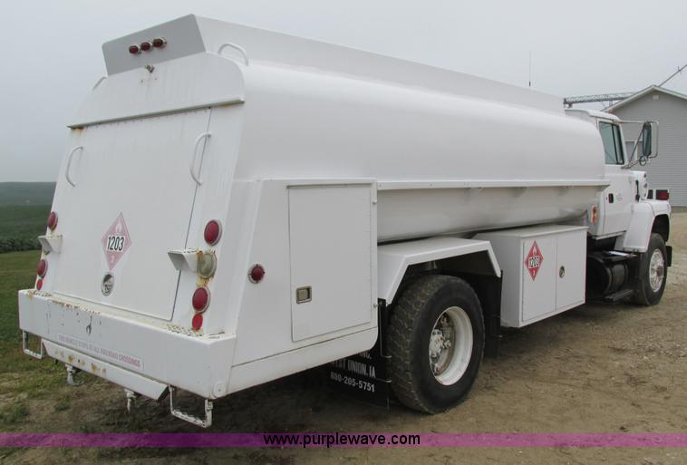 image for item I4249 1994 Ford LN8000 fuel truck