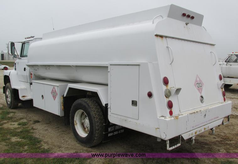 image for item I4249 1994 Ford LN8000 fuel truck