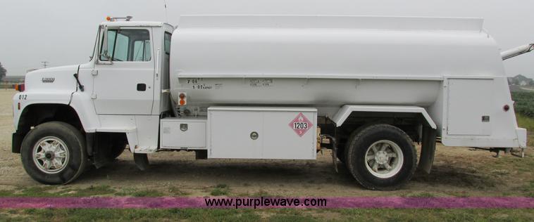 image for item I4249 1994 Ford LN8000 fuel truck