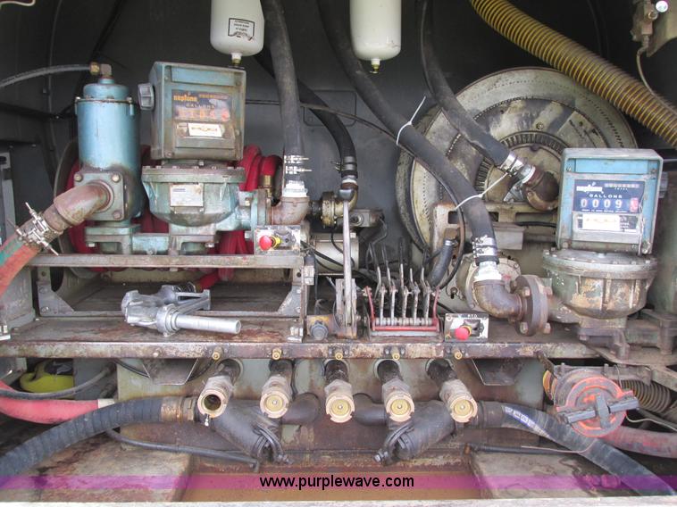 image for item I4249 1994 Ford LN8000 fuel truck