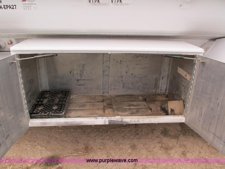 image for item I4249 1994 Ford LN8000 fuel truck